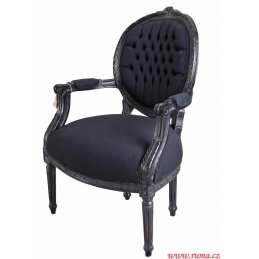 Židle v černé barvě